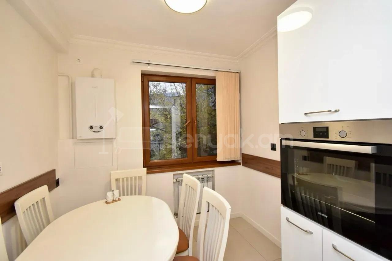 3 Սենյականոց Բնակարան Քարե Շենքում, 78քմ, 3/5 հարկ, Կապիտալ Վերանորոգված, Կահավորված, Արևկող