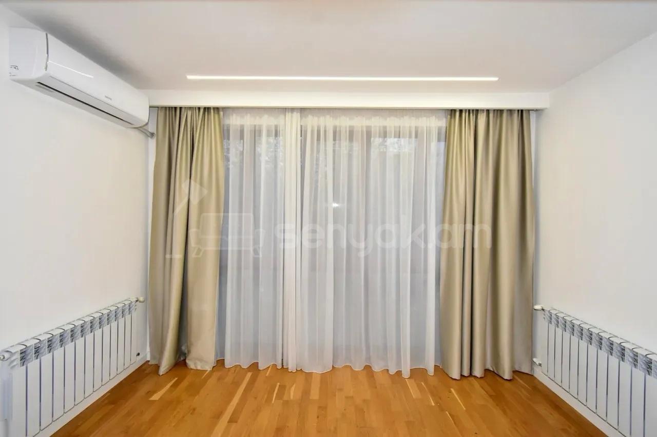 3 Սենյականոց Բնակարան Քարե Շենքում, 78քմ, 3/5 հարկ, Կապիտալ Վերանորոգված, Կահավորված, Արևկող