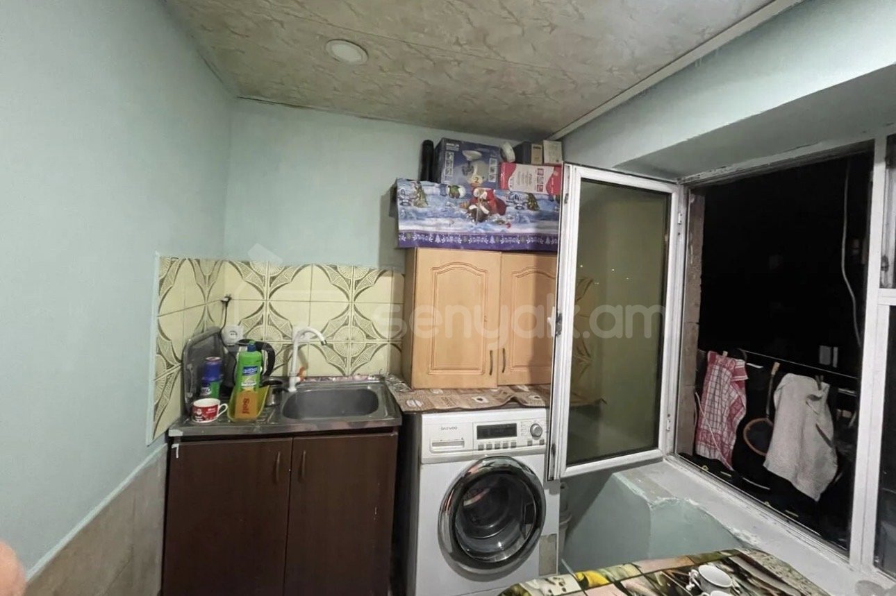 2 Սենյականոց Բնակարան Քարե Շենքում, 40քմ, 4/4 հարկ, Կոսմետիկ Վերանորոգված, Կահավորված