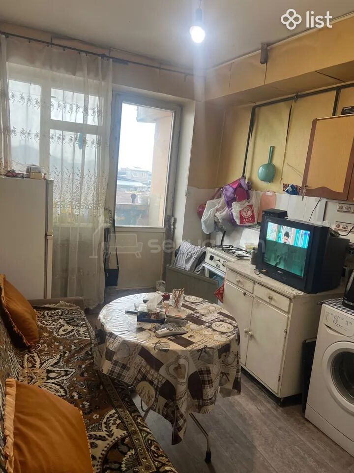 1 Սենյականոց Բնակարան, 40քմ, 6/9 հարկ, Պետական Վիճակում