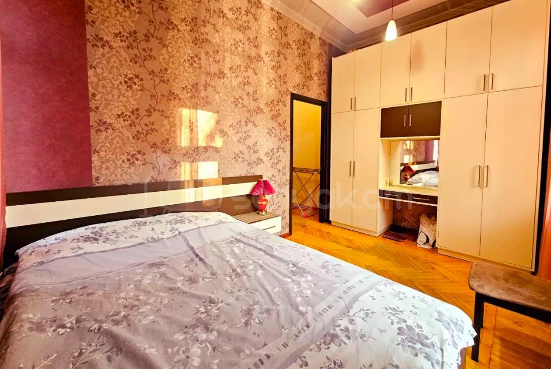 3 Սենյականոց Բնակարան Քարե Շենքում, 67քմ, 2/4 հարկ, Կապիտալ Վերանորոգված