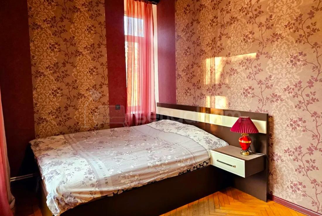 3 Սենյականոց Բնակարան Քարե Շենքում, 67քմ, 2/4 հարկ, Կապիտալ Վերանորոգված