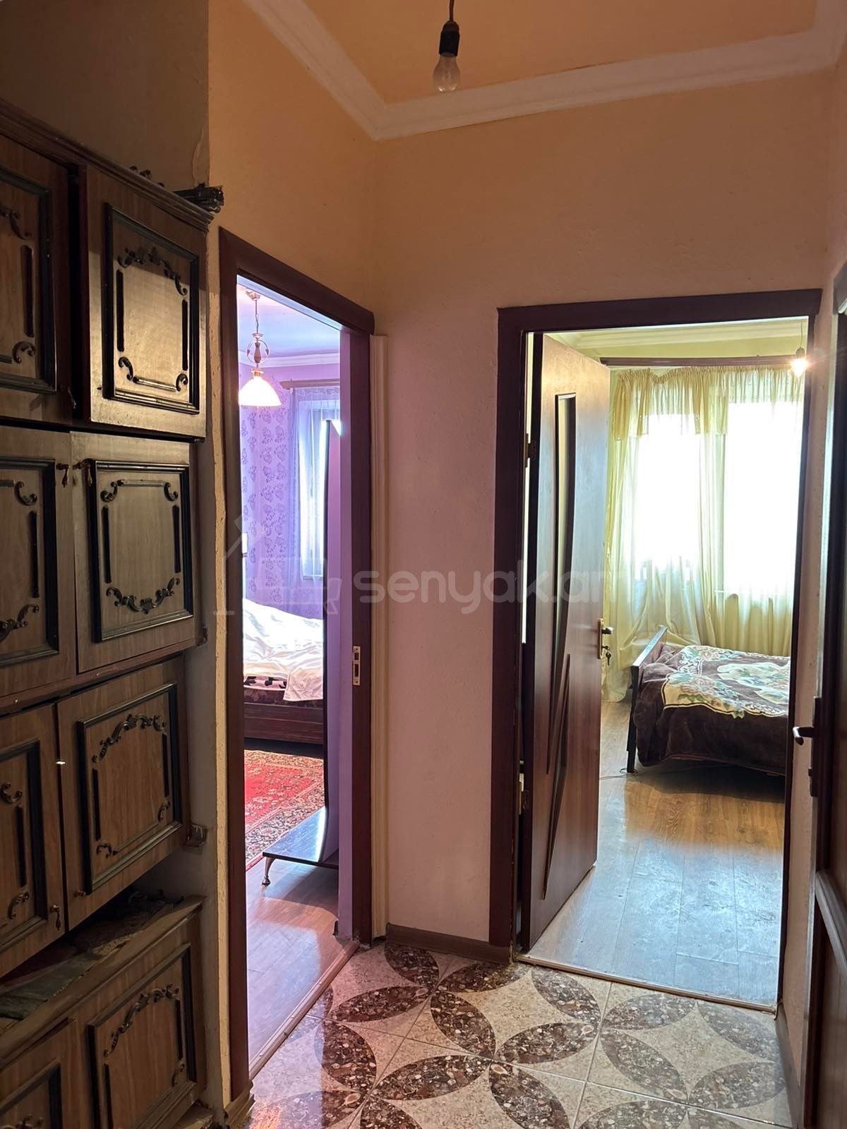 3 Սենյականոց Բնակարան Քարե Շենքում, 74քմ, 5/5 հարկ, Նորմալ Վիճակում