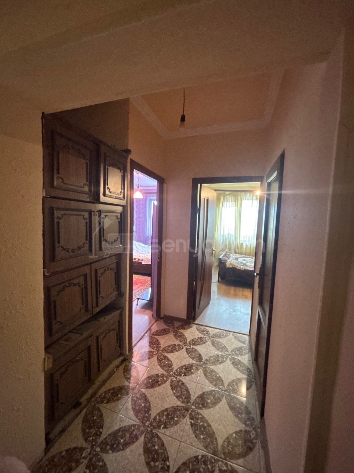 3 Սենյականոց Բնակարան Քարե Շենքում, 74քմ, 5/5 հարկ, Նորմալ Վիճակում