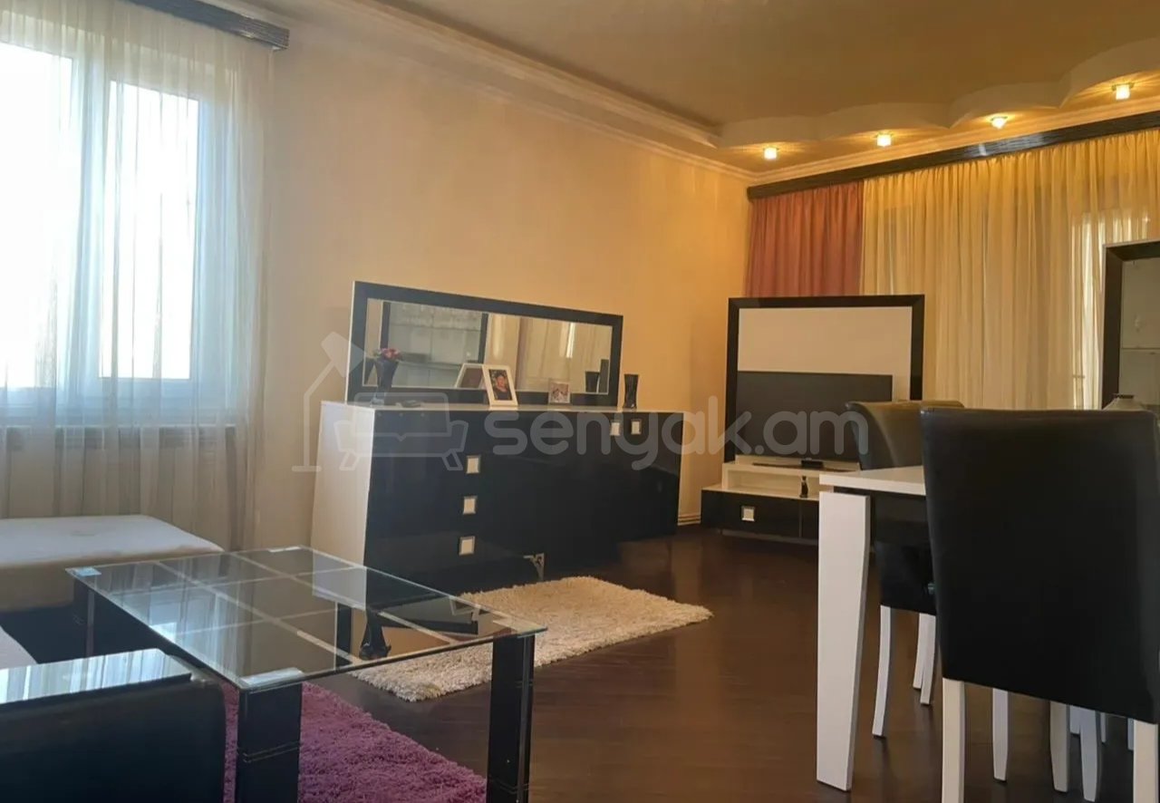 3 Սենյականոց Բնակարան, 70քմ, 7/9 հարկ, Նորմալ Վիճակում, Կահավորված