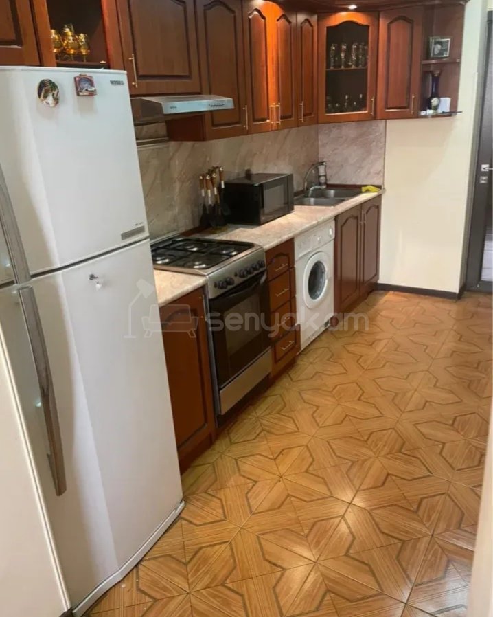 3 Սենյականոց Բնակարան, 70քմ, 7/9 հարկ, Նորմալ Վիճակում, Կահավորված