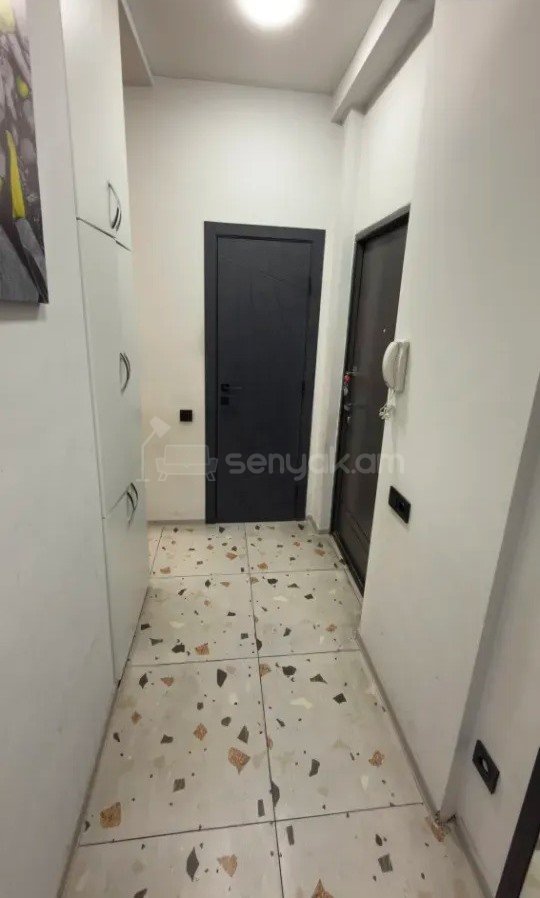 2 Սենյականոց Բնակարան Քարե Շենքում, 43քմ, 3/4 հարկ, Կապիտալ Վերանորոգված