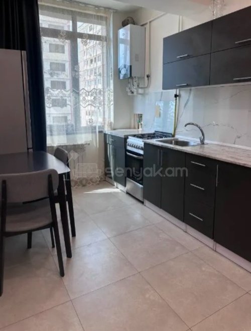 2 Սենյականոց Բնակարան Քարե Շենքում, 40քմ, 3/6 հարկ, Կապիտալ Վերանորոգված, Կահավորված, Արևկող