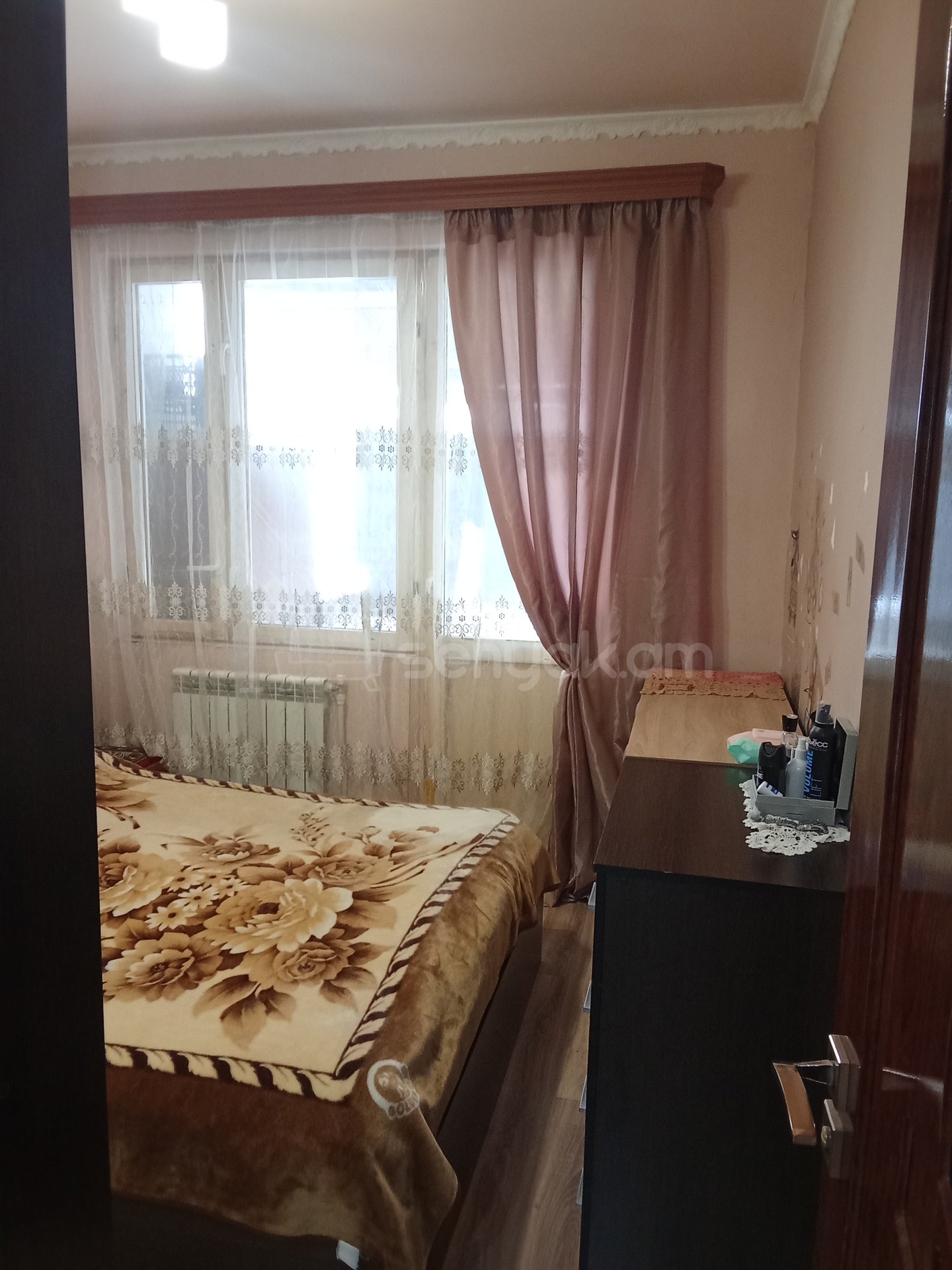 3 Սենյականոց Բնակարան Քարե Շենքում, 74քմ, 1/5 հարկ, Կապիտալ Վերանորոգված