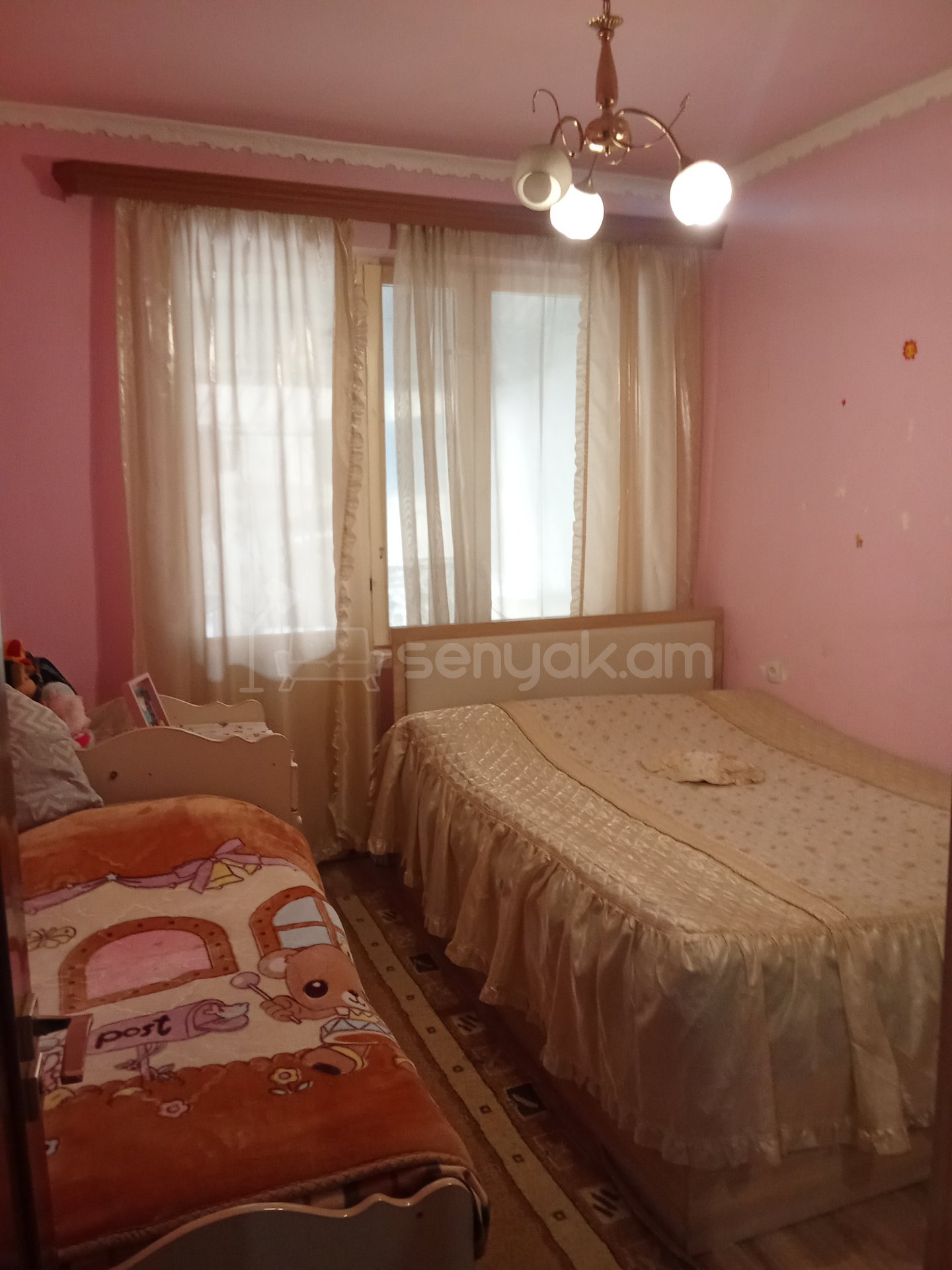 3 Սենյականոց Բնակարան Քարե Շենքում, 74քմ, 1/5 հարկ, Կապիտալ Վերանորոգված