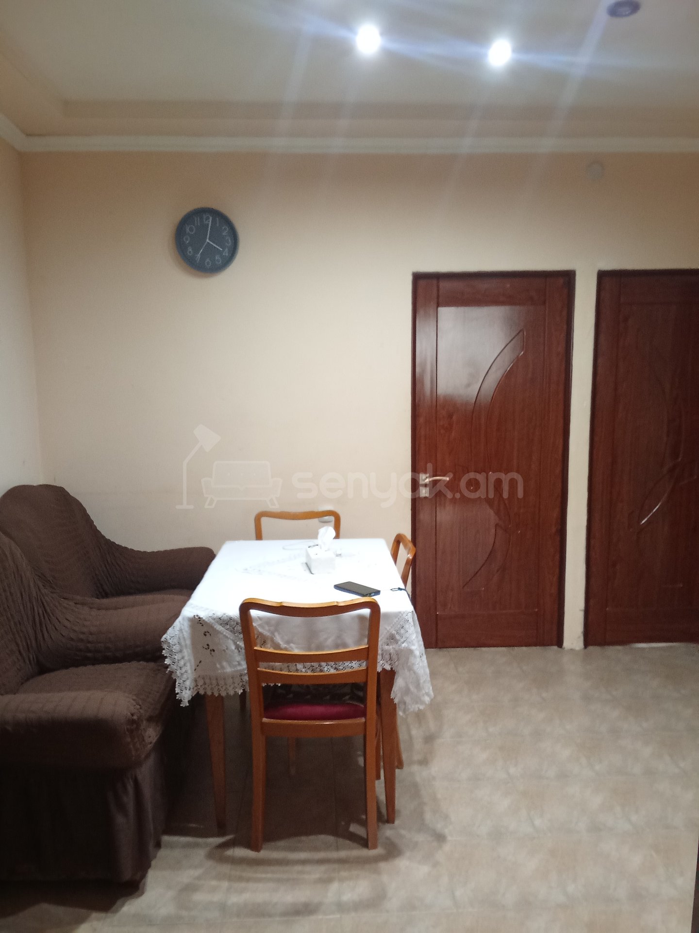 3 Սենյականոց Բնակարան Քարե Շենքում, 74քմ, 1/5 հարկ, Կապիտալ Վերանորոգված