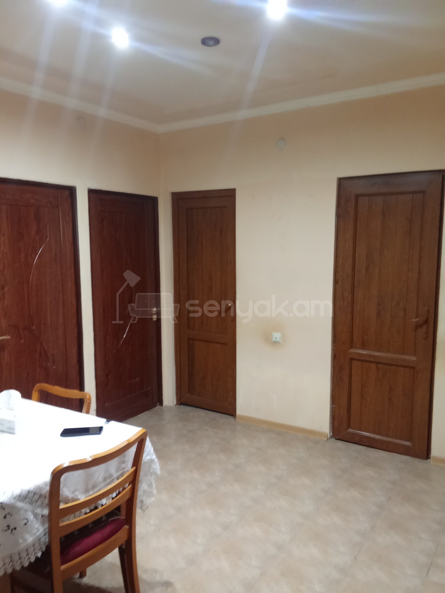 3 Սենյականոց Բնակարան Քարե Շենքում, 74քմ, 1/5 հարկ, Կապիտալ Վերանորոգված