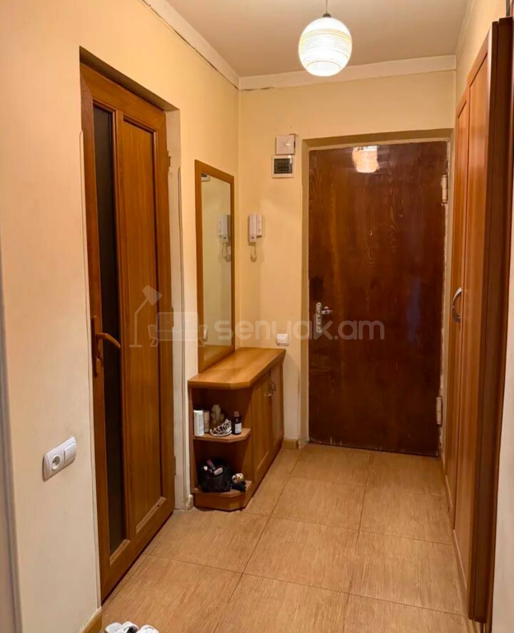 3 Սենյականոց Բնակարան Քարե Շենքում, 64քմ, 5/5 հարկ, Նորմալ Վիճակում, Կահավորված