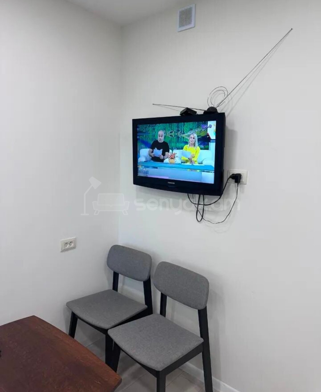 2 Սենյականոց Բնակարան Քարե Շենքում, 40քմ, 3/6 հարկ, Կապիտալ Վերանորոգված, Կահավորված, Արևկող