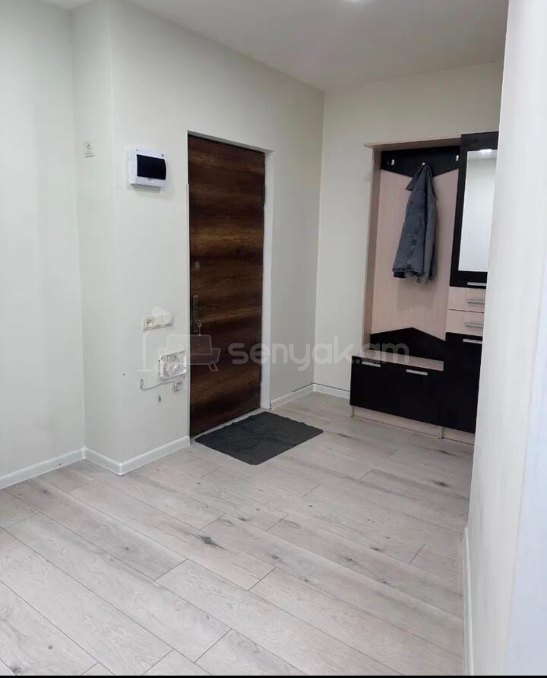 2 Սենյականոց Բնակարան Քարե Շենքում, 40քմ, 3/6 հարկ, Կապիտալ Վերանորոգված, Կահավորված, Արևկող