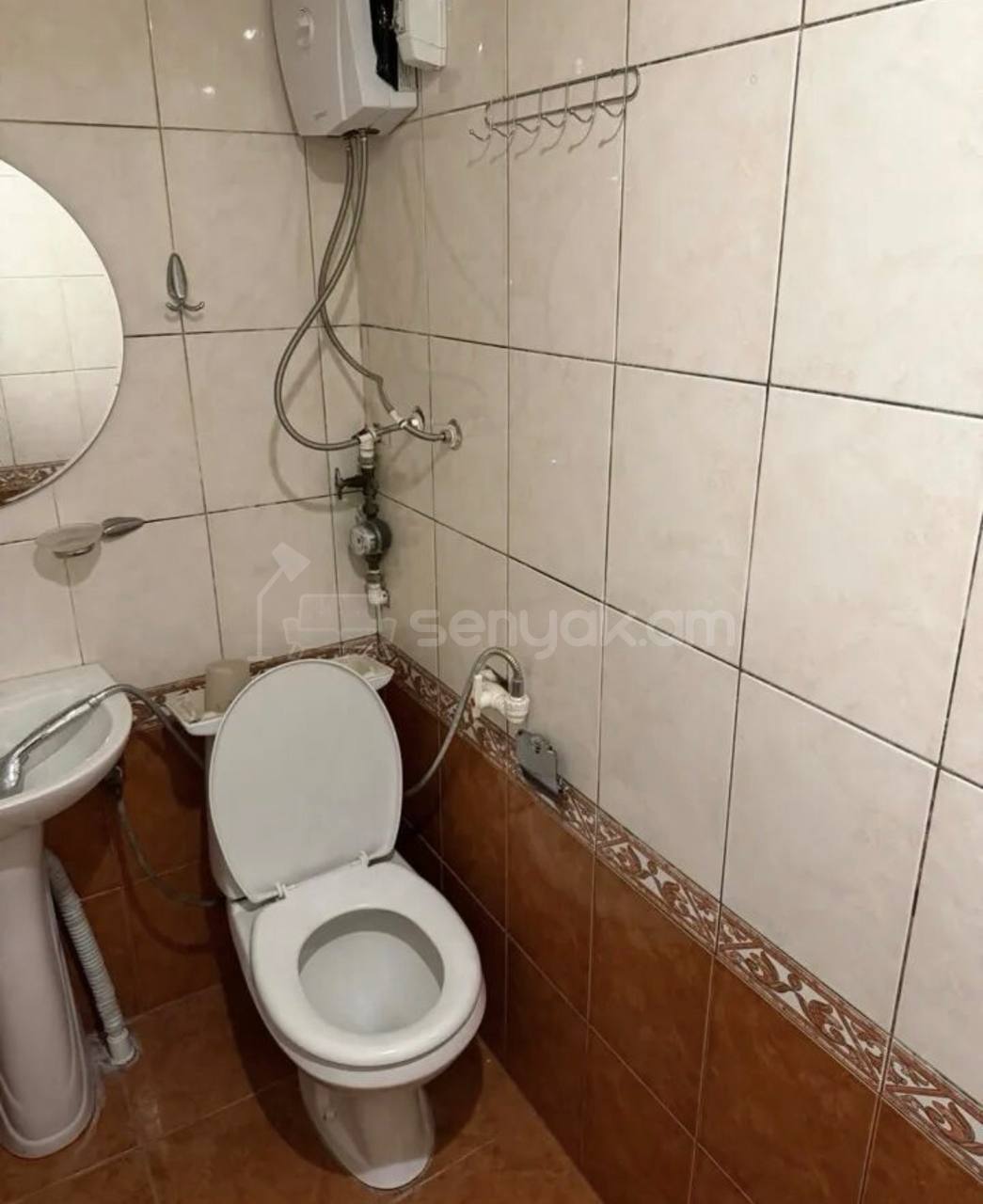 3 Սենյականոց Բնակարան Քարե Շենքում, 85քմ, 3/6 հարկ, Նորմալ Վիճակում, Կահավորված