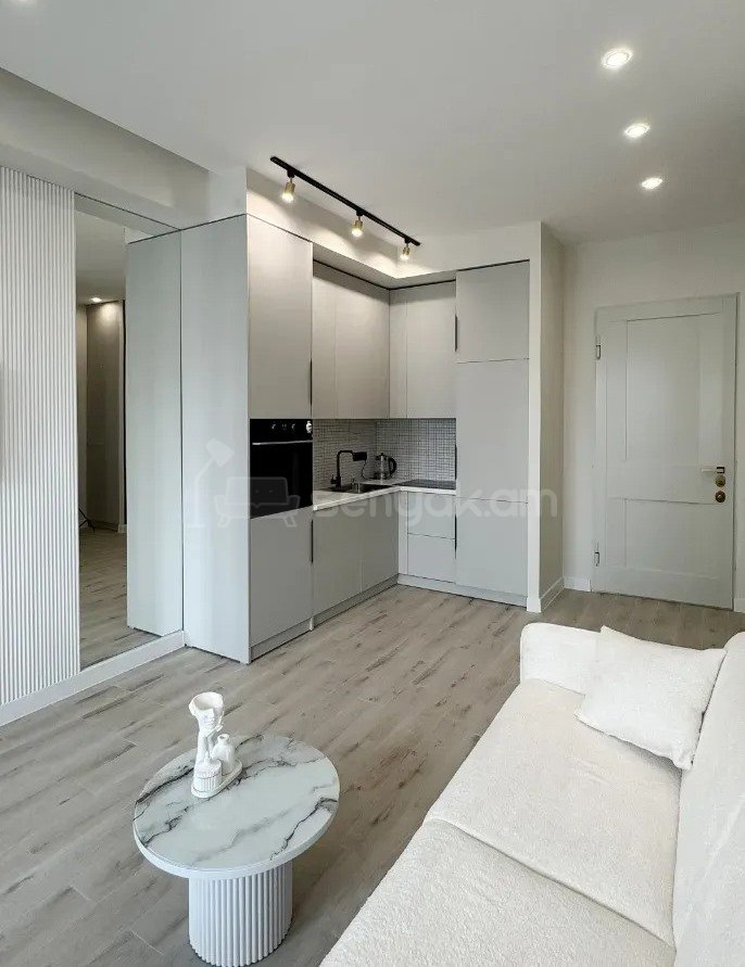 2 Սենյականոց Բնակարան Նորակառույցում, 43քմ, 6/7 հարկ, Կապիտալ Վերանորոգված