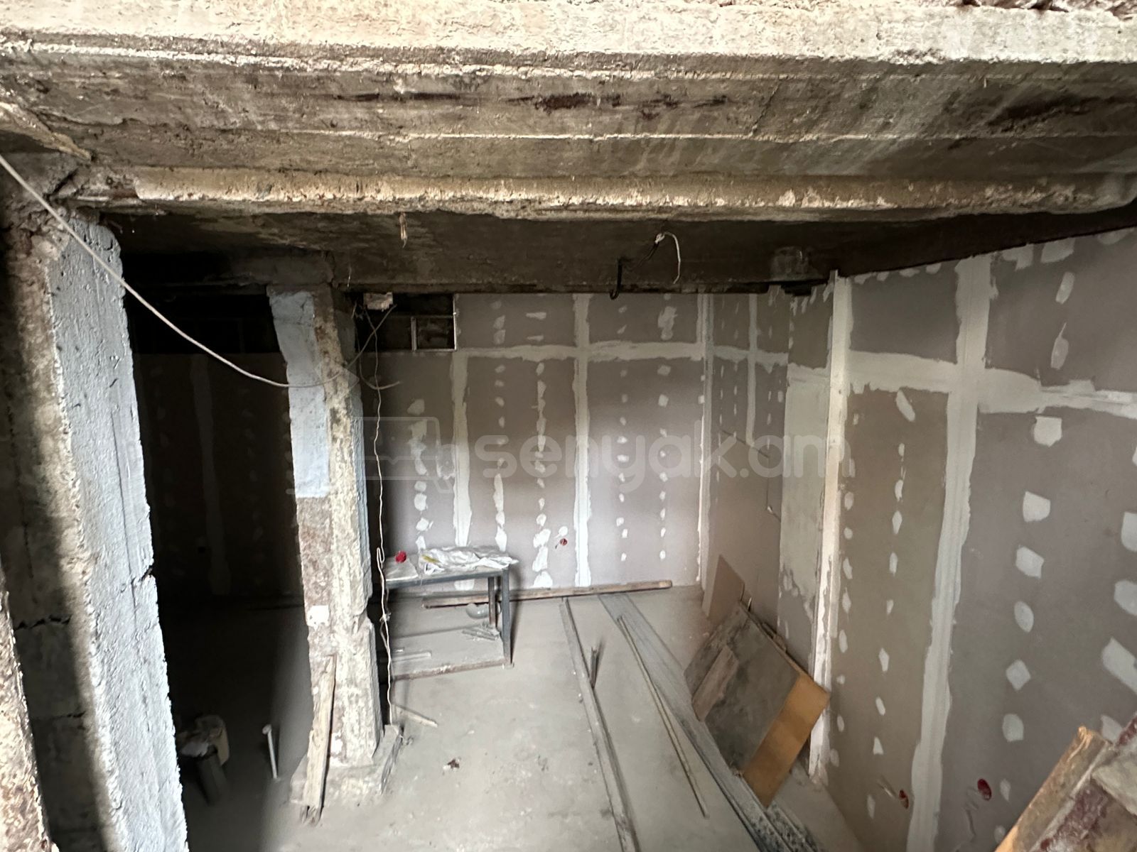 3 Սենյականոց Բնակարան Քարե Շենքում, 112քմ, 2/4 հարկ, Զրոյական Վիճակում