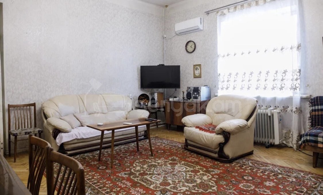 2 Սենյականոց Բնակարան Քարե Շենքում, 70քմ, 2/3 հարկ, Կոսմետիկ Վերանորոգված, Կահավորված