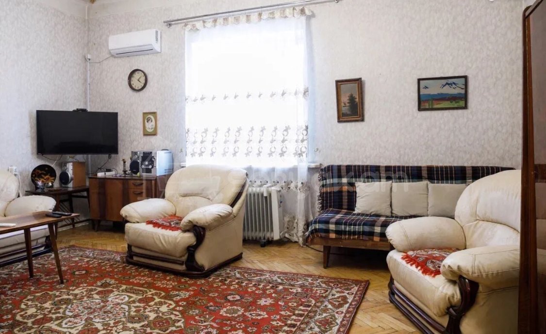 2 Սենյականոց Բնակարան Քարե Շենքում, 70քմ, 2/3 հարկ, Կոսմետիկ Վերանորոգված, Կահավորված