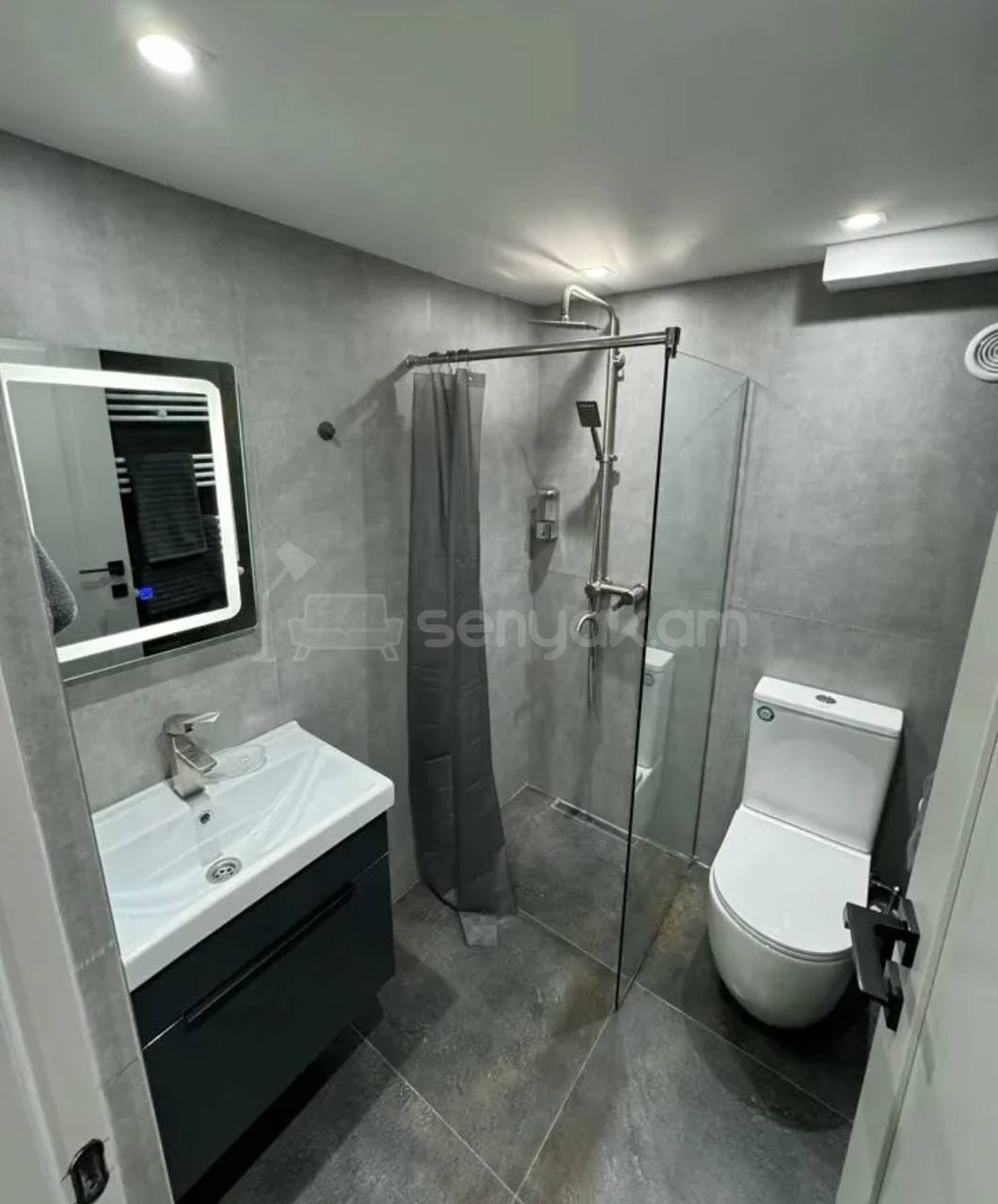 1 Սենյականոց Բնակարան Քարե Շենքում, 100քմ, 5/5 հարկ, Դիզայներական Վերանորոգված, Կահավորված