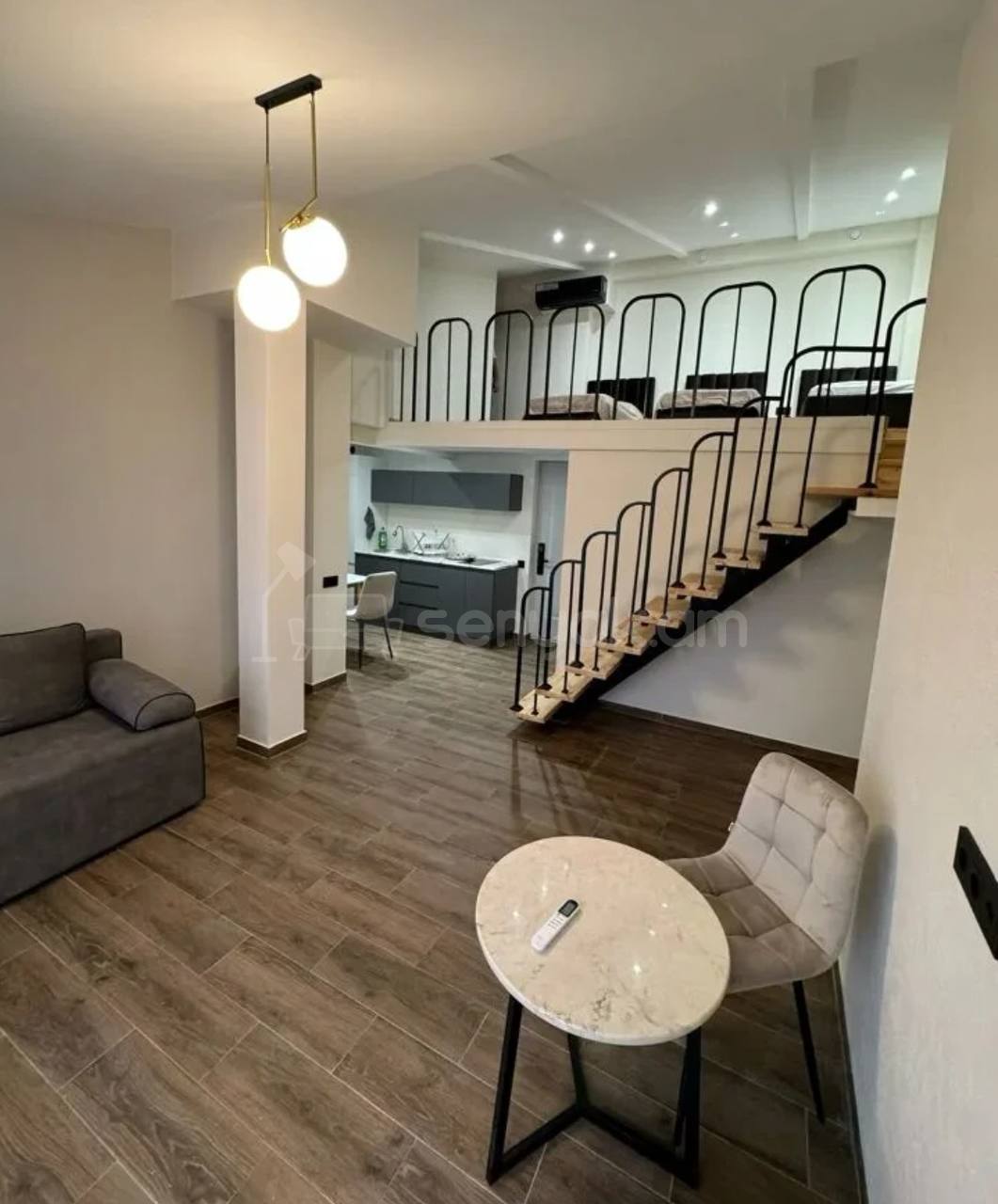 1 Սենյականոց Բնակարան Քարե Շենքում, 100քմ, 5/5 հարկ, Դիզայներական Վերանորոգված, Կահավորված