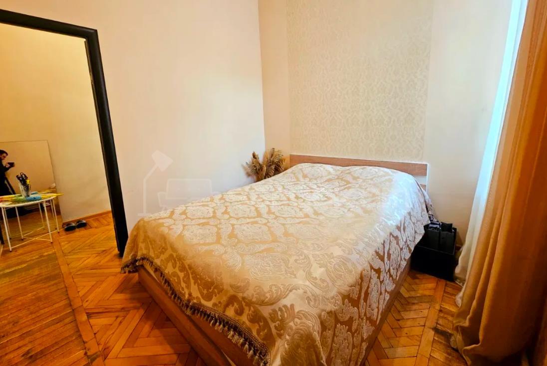 3 Սենյականոց Բնակարան Քարե Շենքում, 67քմ, 2/4 հարկ, Կապիտալ Վերանորոգված, Կահավորված