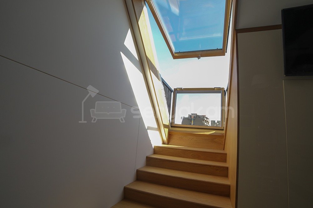 4 Սենյականոց Բնակարան Քարե Շենքում, 144քմ, 5/5 հարկ, Դիզայներական Վերանորոգված