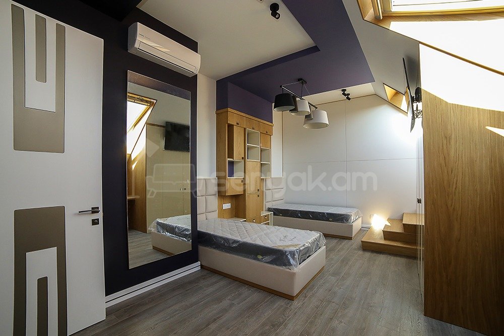 4 Սենյականոց Բնակարան Քարե Շենքում, 144քմ, 5/5 հարկ, Դիզայներական Վերանորոգված