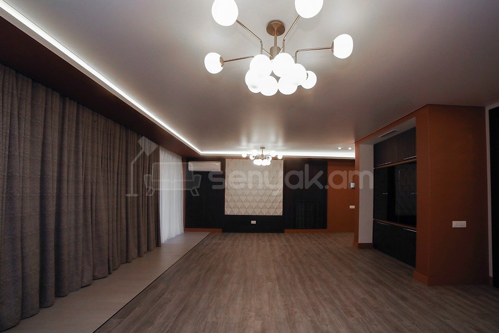 4 Սենյականոց Բնակարան Քարե Շենքում, 144քմ, 5/5 հարկ, Դիզայներական Վերանորոգված