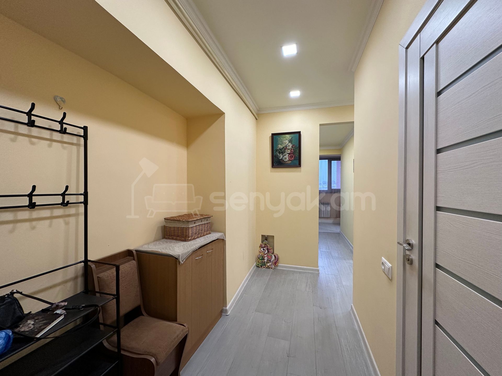 2 Սենյականոց Բնակարան Քարե Շենքում, 50քմ, 5/5 հարկ, Կապիտալ Վերանորոգված