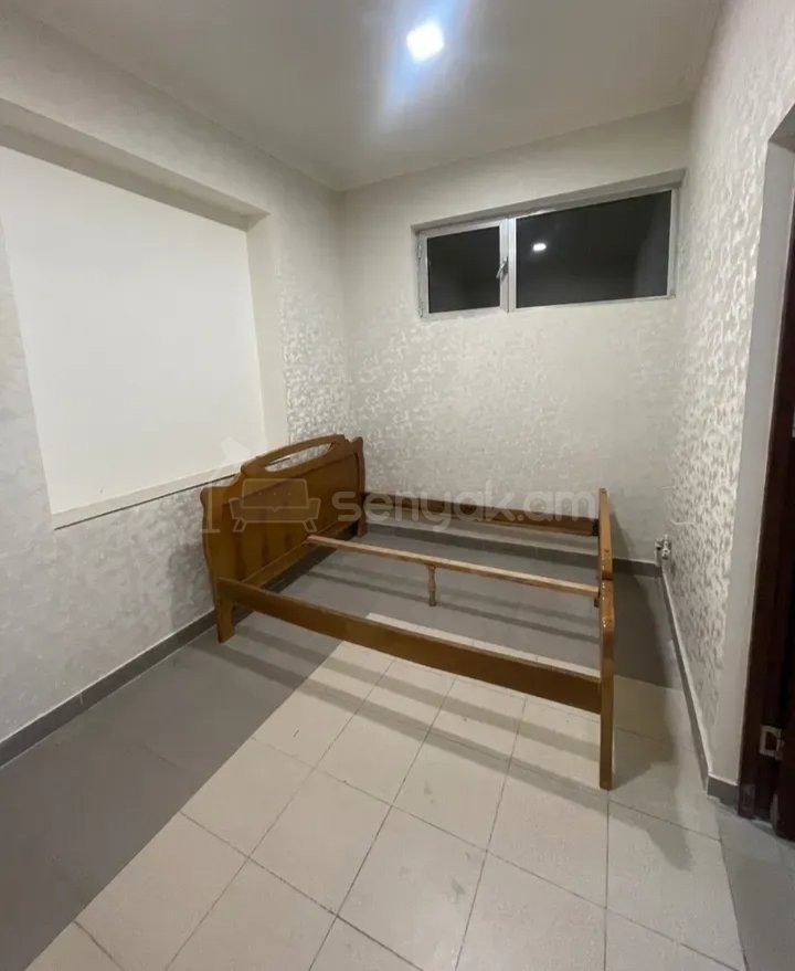 2 Սենյականոց Բնակարան Քարե Շենքում, 44քմ, 1/1 հարկ, Նորմալ Վիճակում, Կահավորված, Արևկող