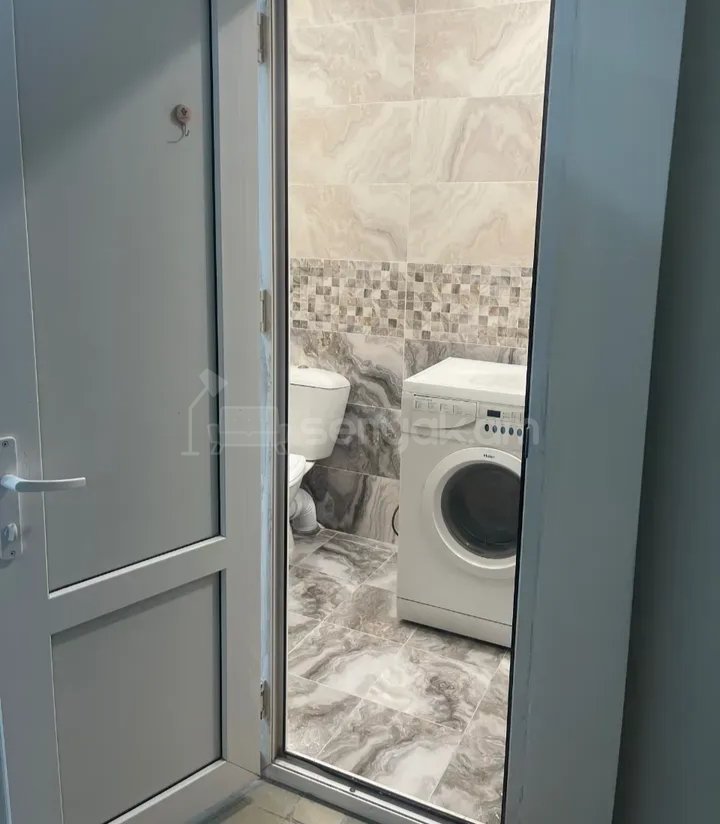 2 Սենյականոց Բնակարան Քարե Շենքում, 44քմ, 1/1 հարկ, Նորմալ Վիճակում, Կահավորված, Արևկող