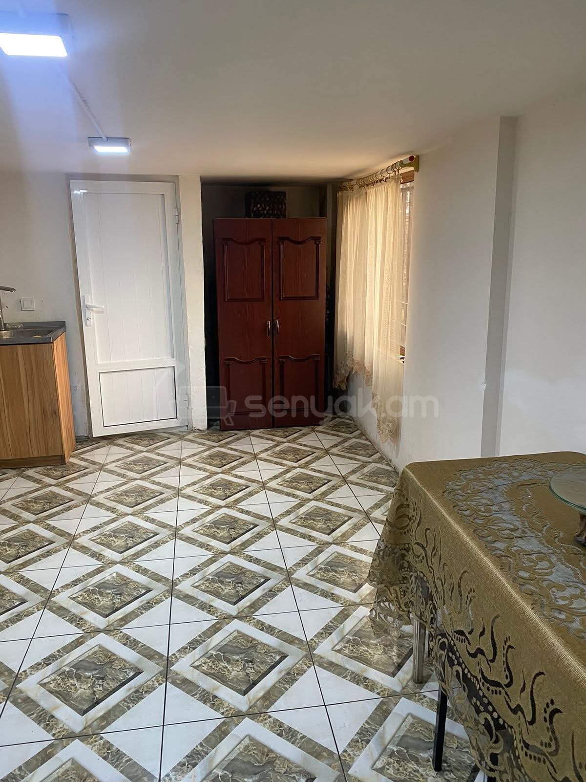 2 Սենյականոց Բնակարան Քարե Շենքում, 55քմ, 1/1 հարկ, Կապիտալ Վերանորոգված, Կահավորված, Արևկող