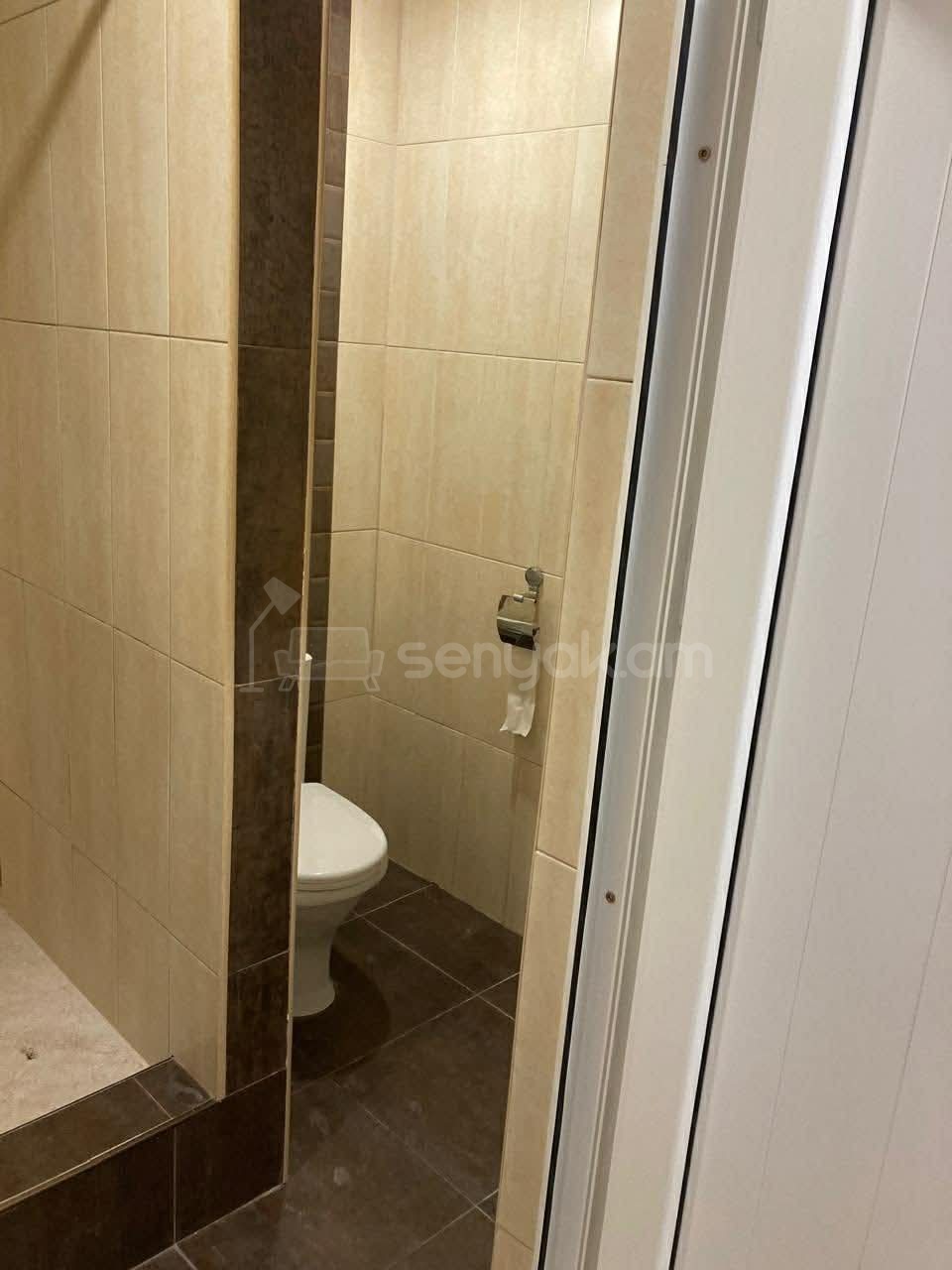 3 Սենյականոց Բնակարան Քարե Շենքում, 72քմ, 1/1 հարկ, Կապիտալ Վերանորոգված, Կահավորված