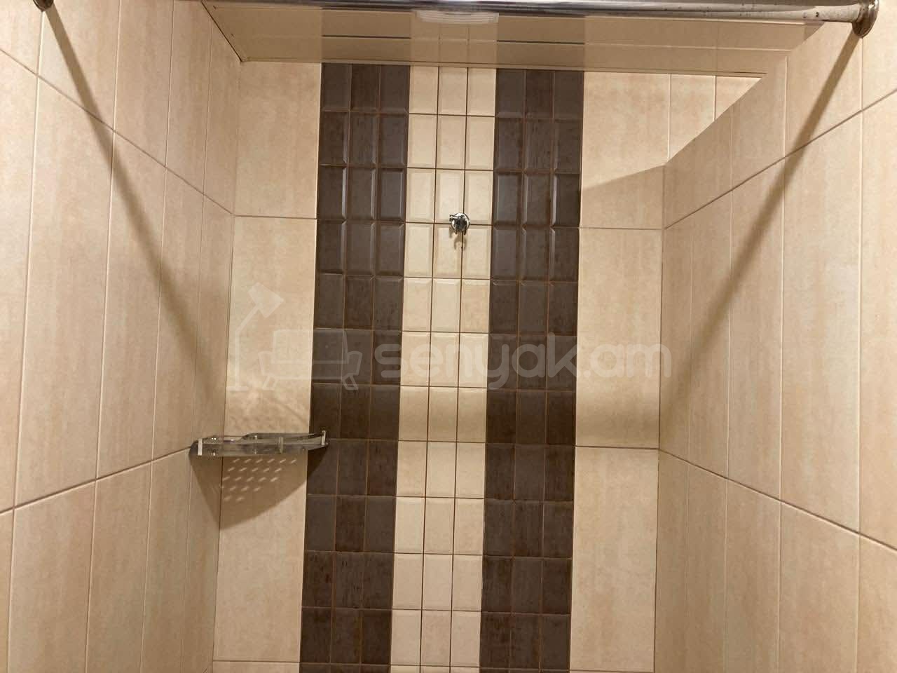 3 Սենյականոց Բնակարան Քարե Շենքում, 72քմ, 1/1 հարկ, Կապիտալ Վերանորոգված, Կահավորված