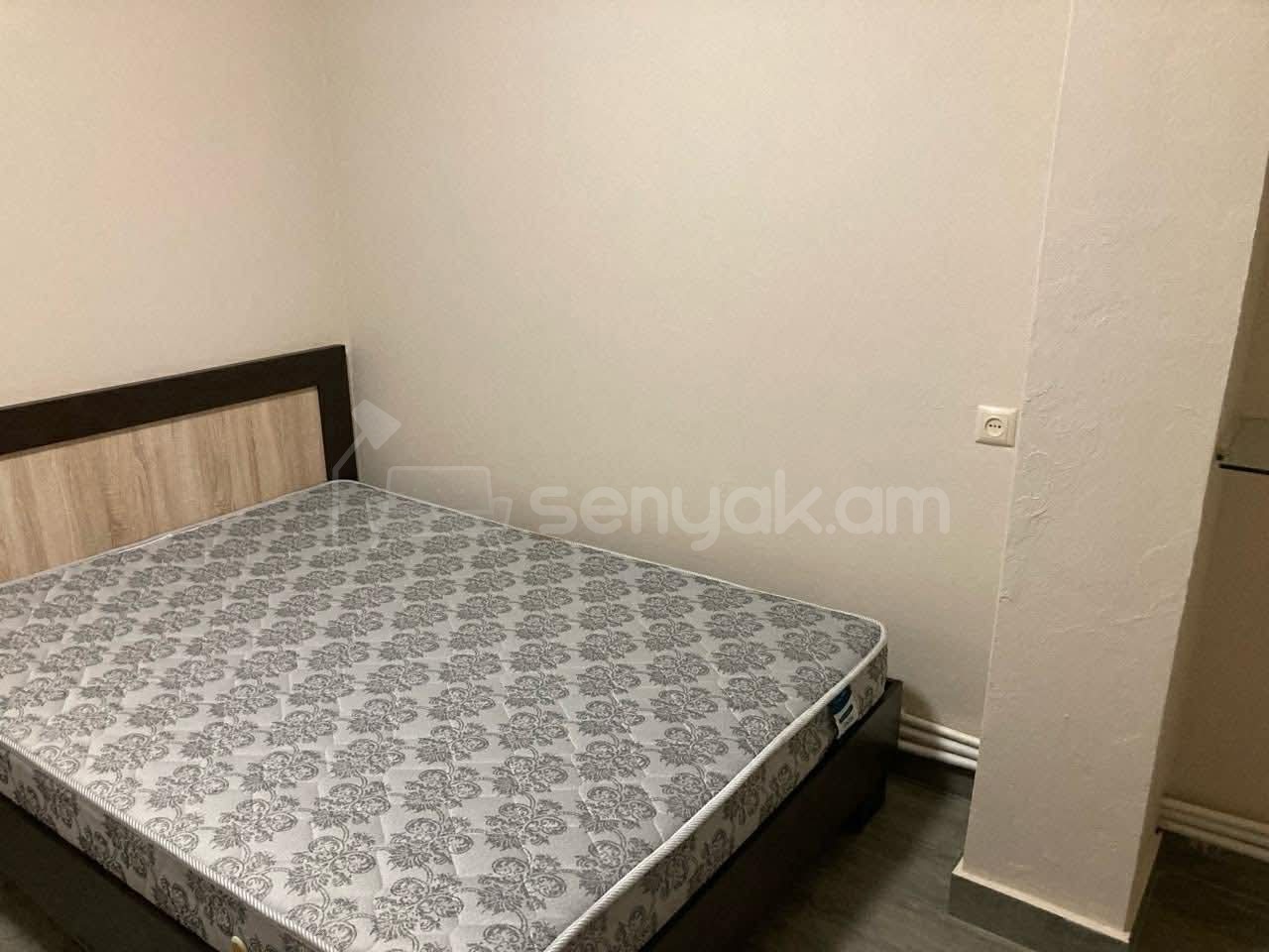 3 Սենյականոց Բնակարան Քարե Շենքում, 72քմ, 1/1 հարկ, Կապիտալ Վերանորոգված, Կահավորված