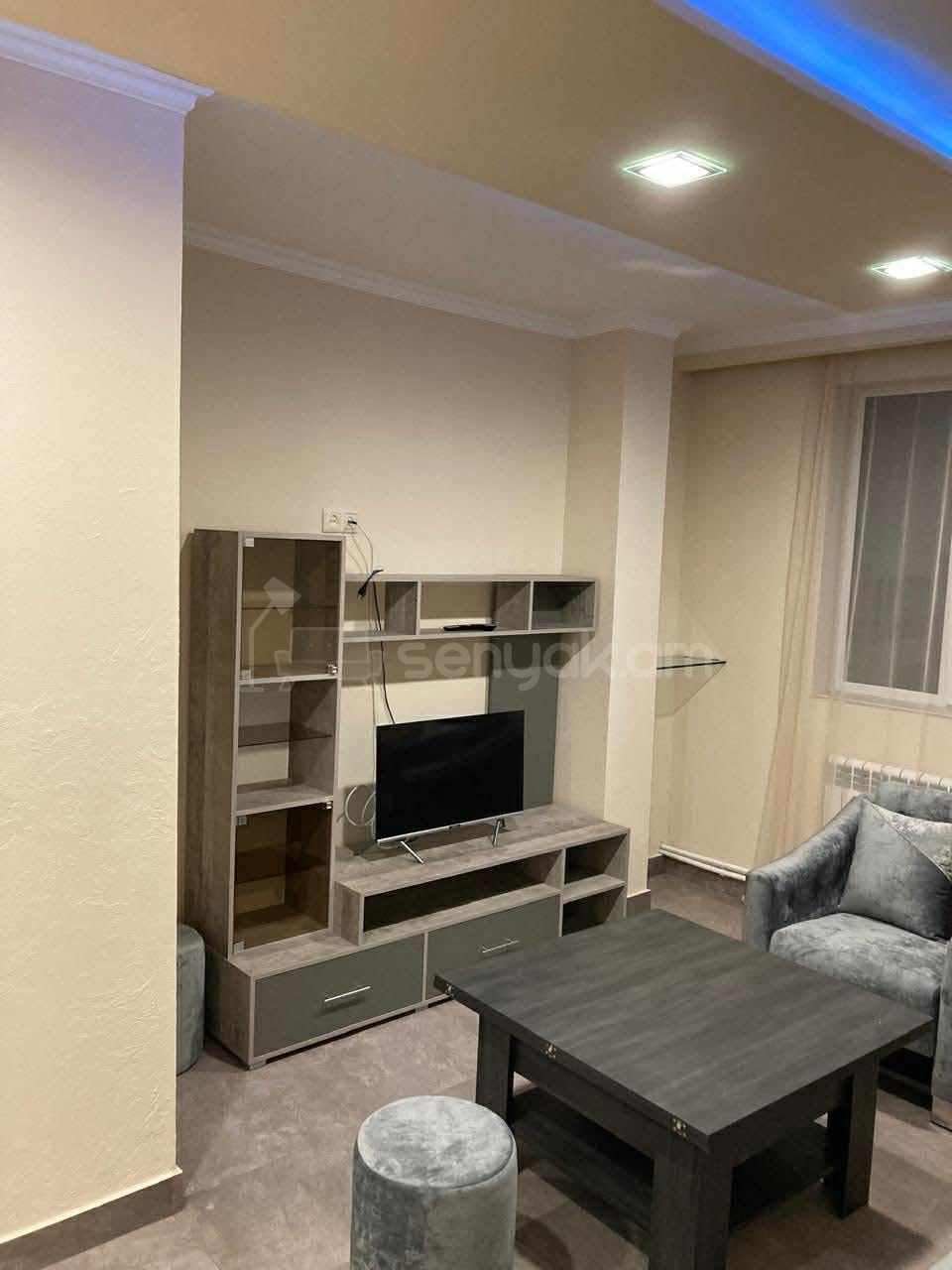 3 Սենյականոց Բնակարան Քարե Շենքում, 72քմ, 1/1 հարկ, Կապիտալ Վերանորոգված, Կահավորված