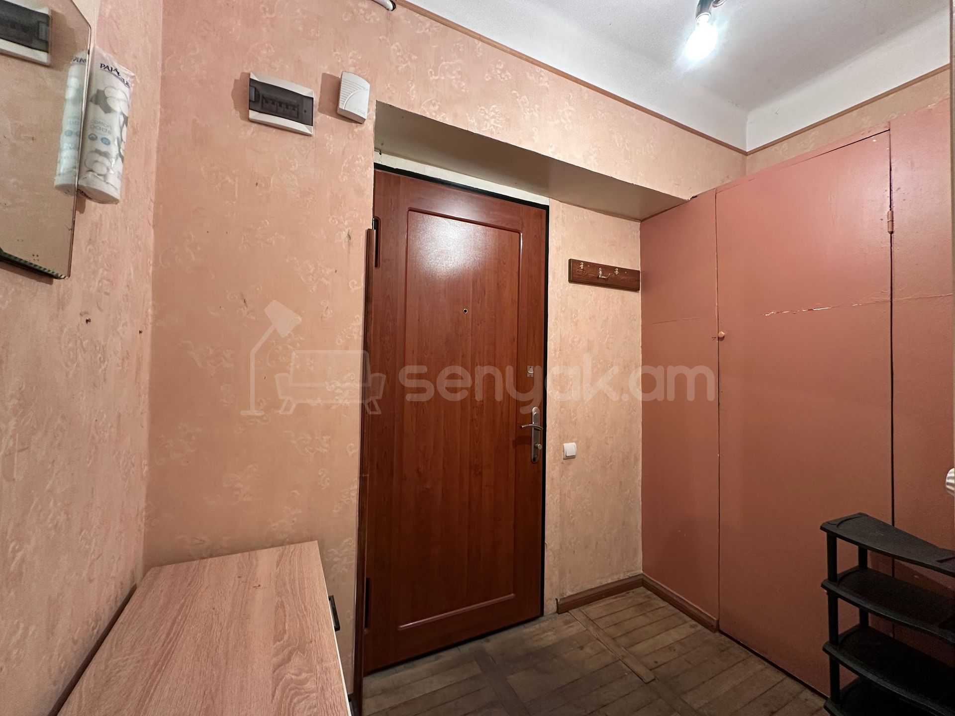 1 Սենյականոց Բնակարան Քարե Շենքում, 35քմ, 2/4 հարկ, Կոսմետիկ Վերանորոգված