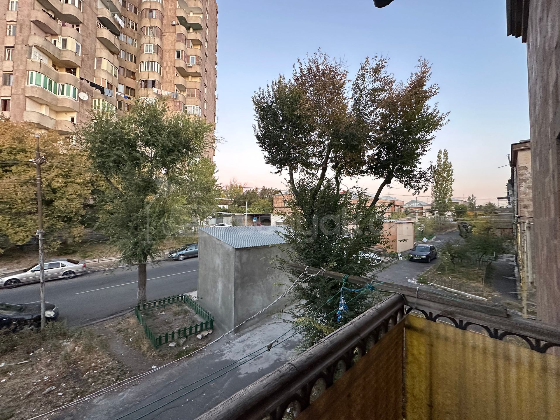 1 Սենյականոց Բնակարան Քարե Շենքում, 35քմ, 2/4 հարկ, Կոսմետիկ Վերանորոգված