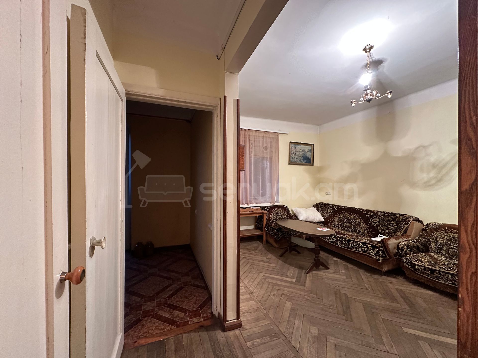 1 Սենյականոց Բնակարան Քարե Շենքում, 35քմ, 2/4 հարկ, Կոսմետիկ Վերանորոգված