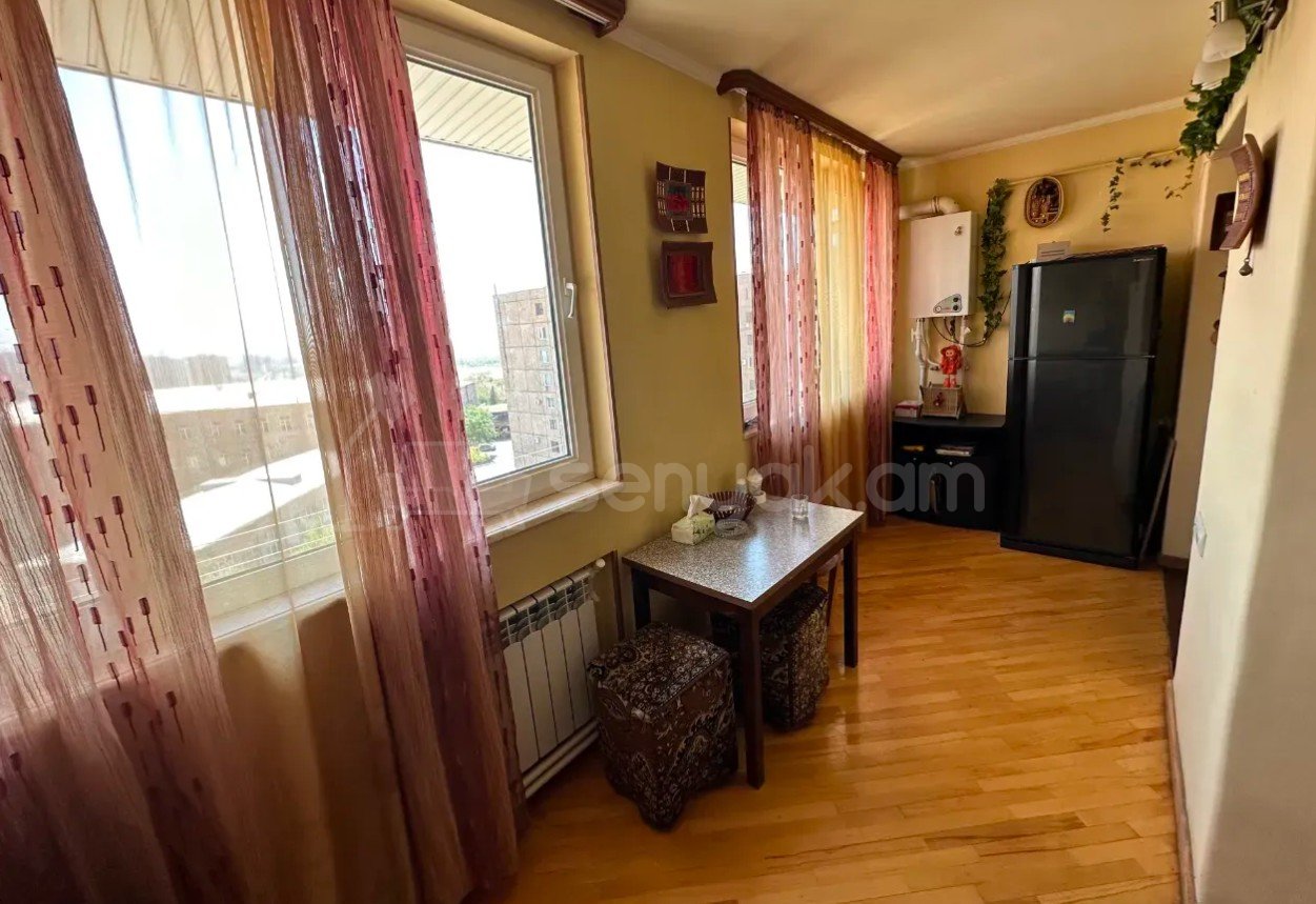 2 Սենյականոց Բնակարան, 65քմ, 8/10 հարկ, Կապիտալ Վերանորոգված, Կահավորված, Արևկող