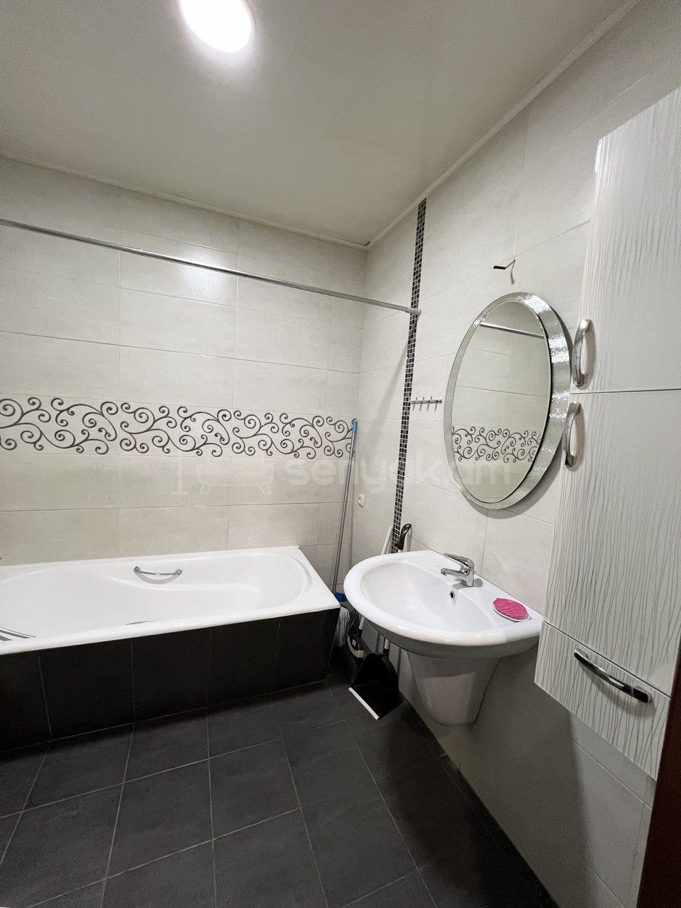 3 Սենյականոց Բնակարան Քարե Շենքում, 69քմ, 3/4 հարկ, Կապիտալ Վերանորոգված, Կահավորված, Արևկող