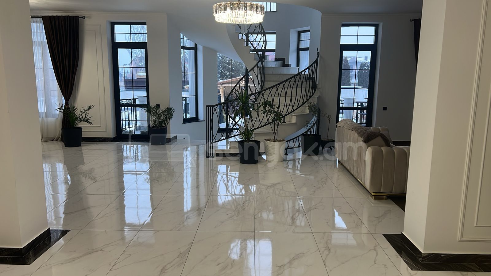 5 Սենյականոց Սեփական Տուն, 700քմ, Դիզայներական Վերանորոգված, Կահավորված, Ավտոտնակով