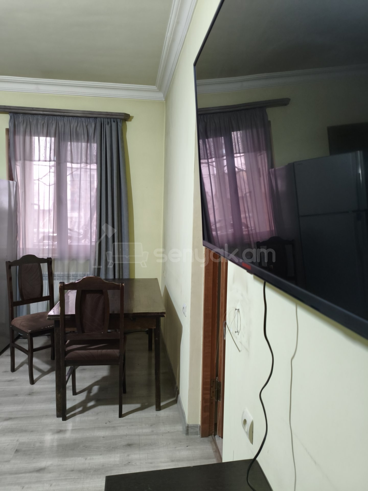 3 Սենյականոց Բնակարան Քարե Շենքում, 72քմ, 1/1 հարկ, Նորմալ Վիճակում, Կահավորված