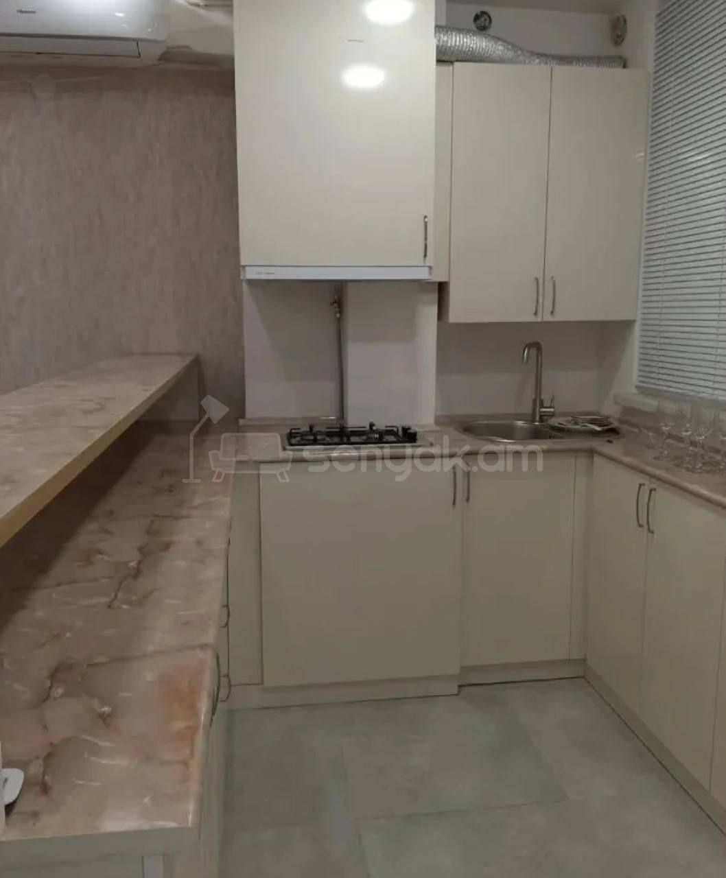 2 Սենյականոց Բնակարան, 43քմ, 3/9 հարկ, Դիզայներական Վերանորոգված, Կահավորված