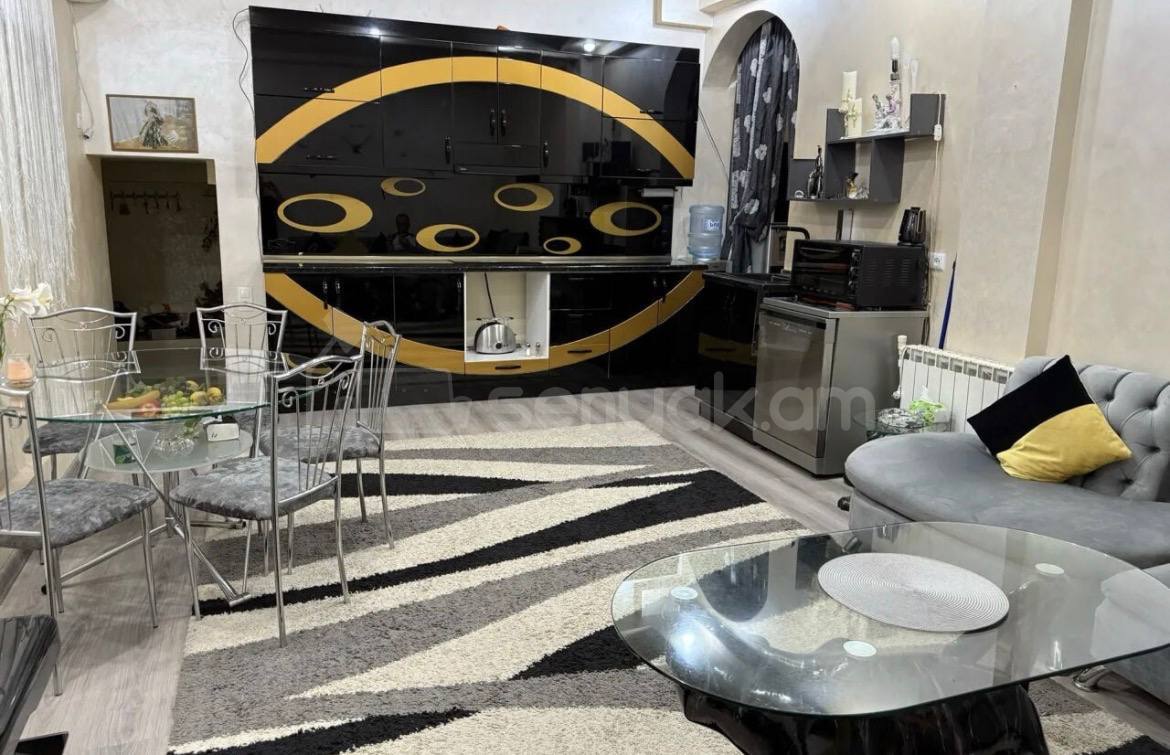 3 Սենյականոց Սեփական Տուն, 70քմ, Կապիտալ Վերանորոգված, Կահավորված