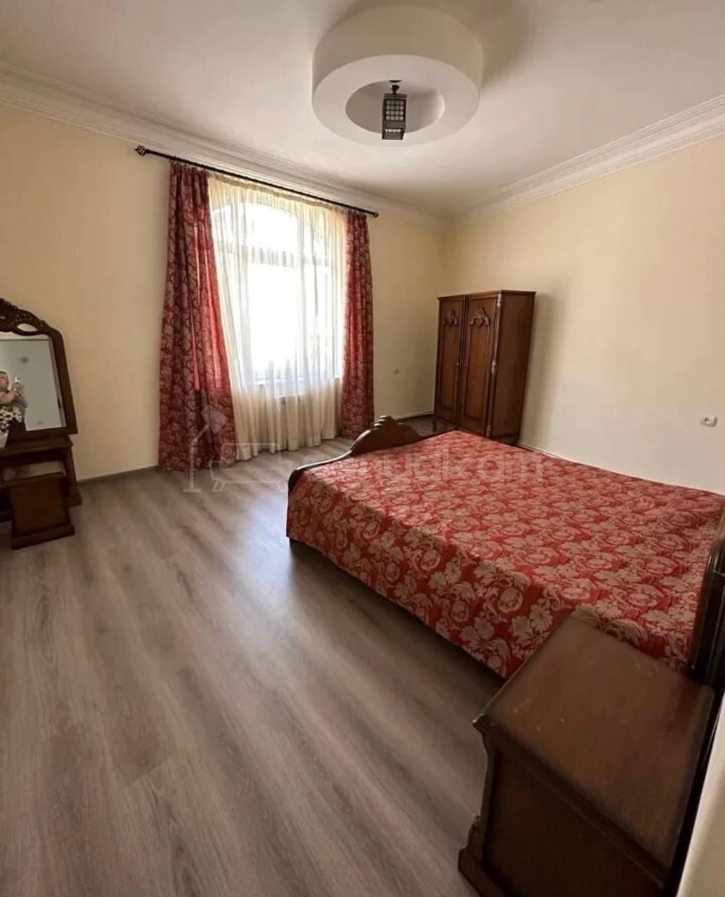 8 Սենյականոց Շքեղ Առանձնատուն, 550քմ, Լողավազանով, Ավտոտնակով