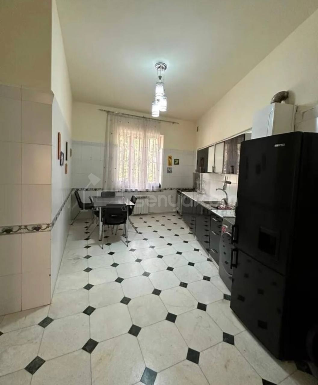 8 Սենյականոց Շքեղ Առանձնատուն, 550քմ, Լողավազանով, Ավտոտնակով