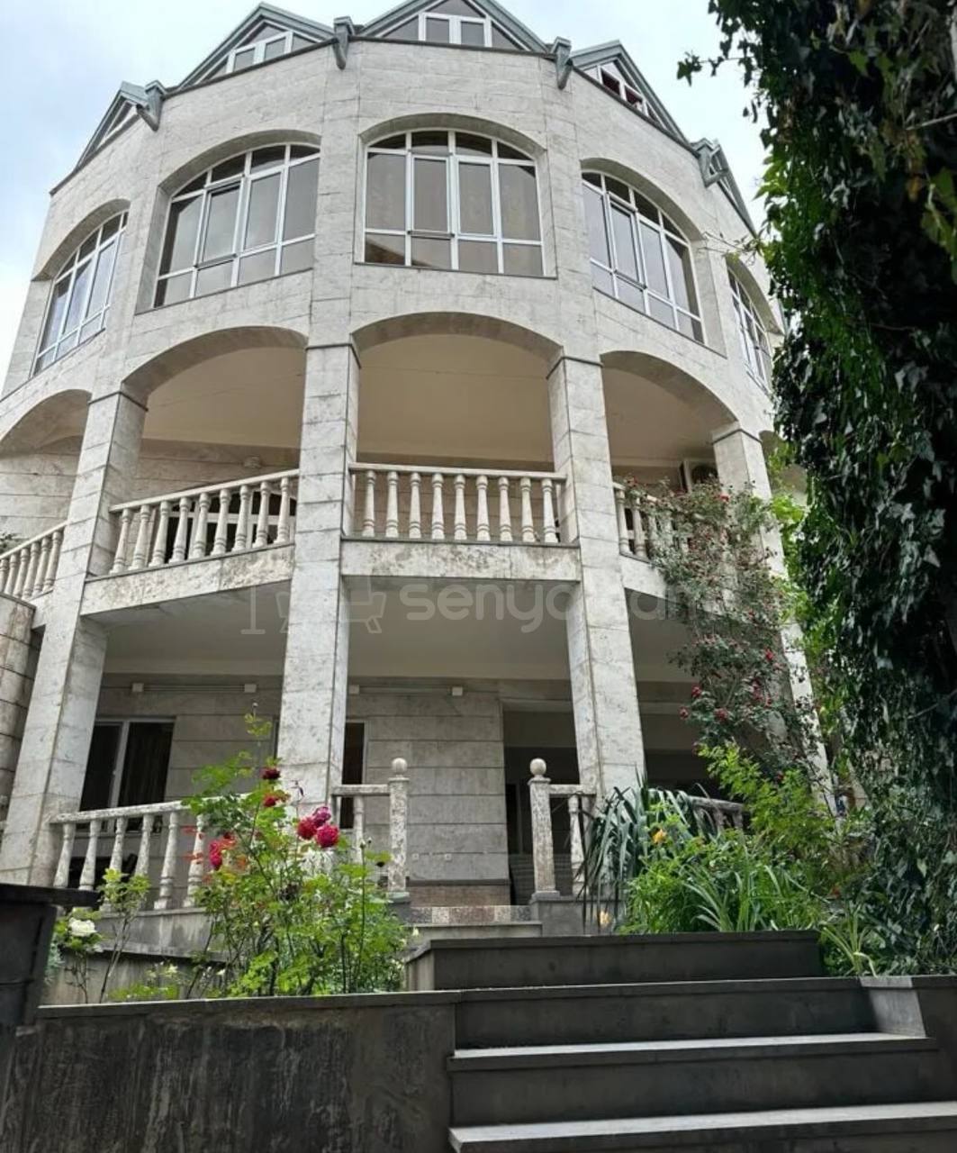 8 Սենյականոց Շքեղ Առանձնատուն, 550քմ, Լողավազանով, Ավտոտնակով